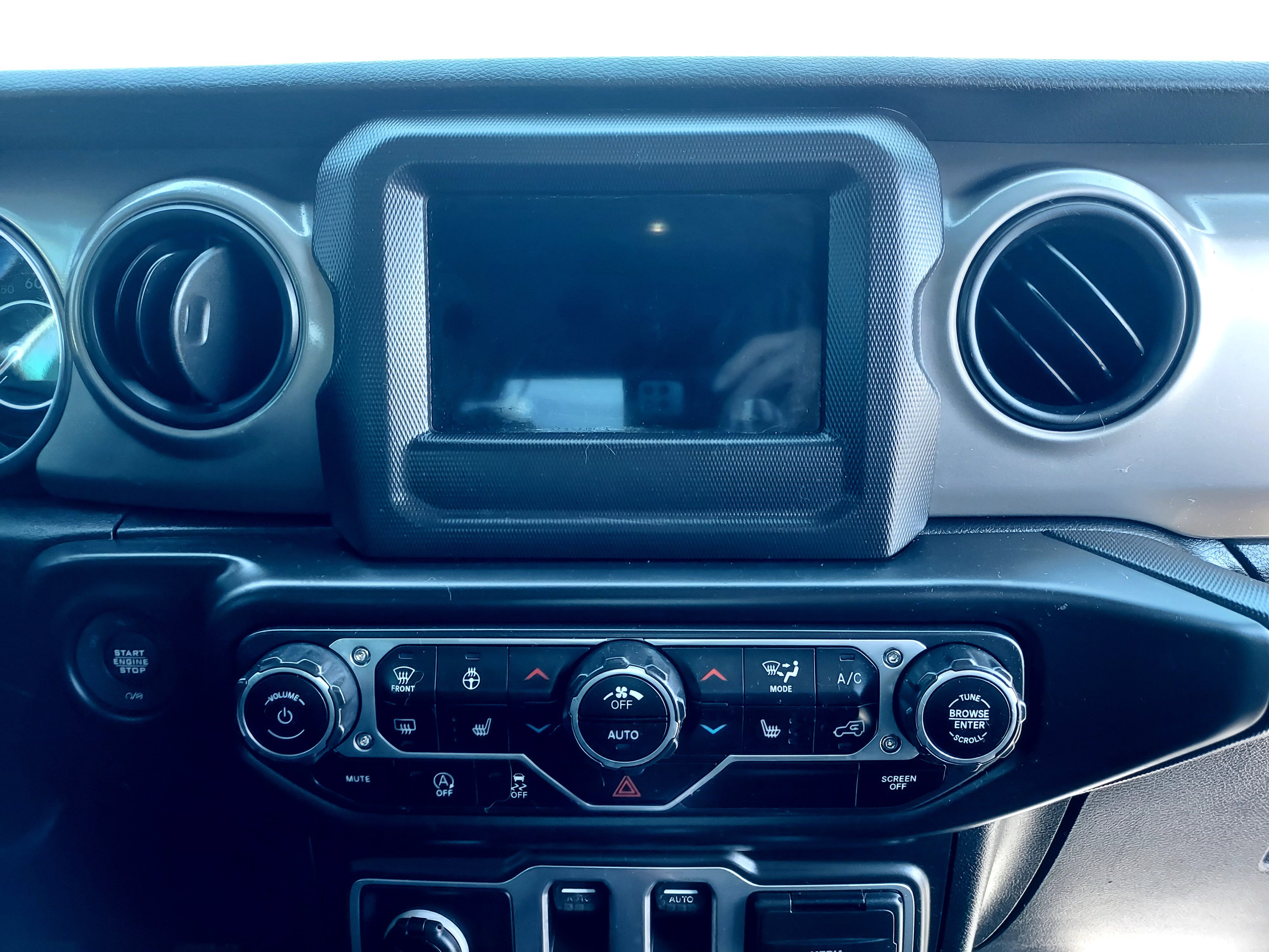 Used 2018 Black Clearcoat Jeep Sport S image 22