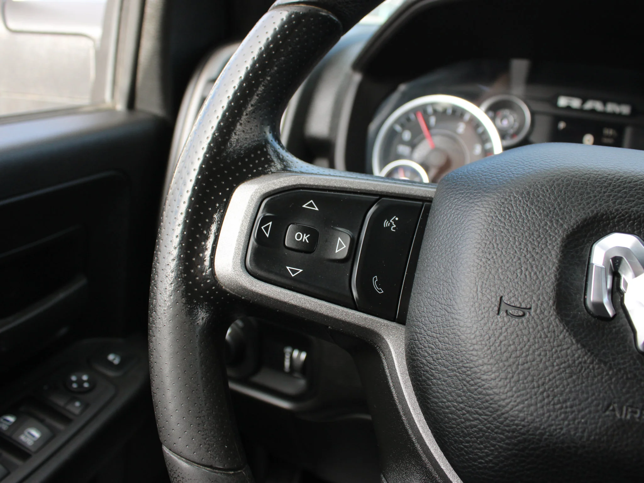 Certified Used 2023 Black RAM Tradesman * No Accidents | Diesel | Rear Air Suspension | Bedliner | Apple CarPlay | Backup Camera image 20