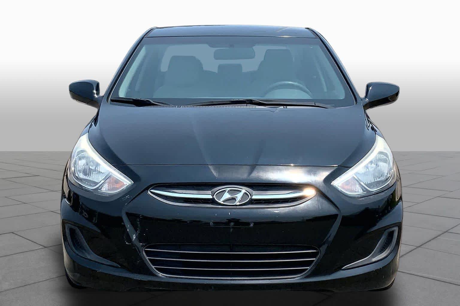 Used 2016 Ultra Black Pearl Hyundai SE image 4