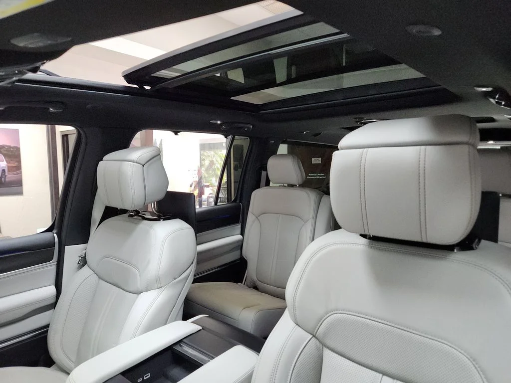 New 2026 Bright White Clearcoat Jeep Summit Obsidian image 22