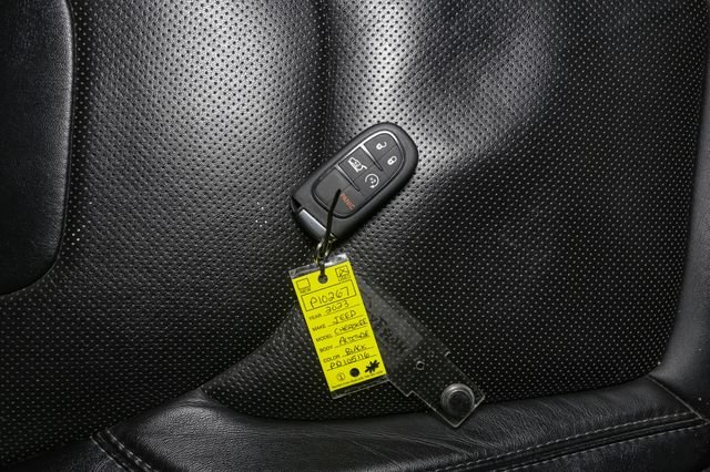 Used 2023 Black Jeep Altitude image 42