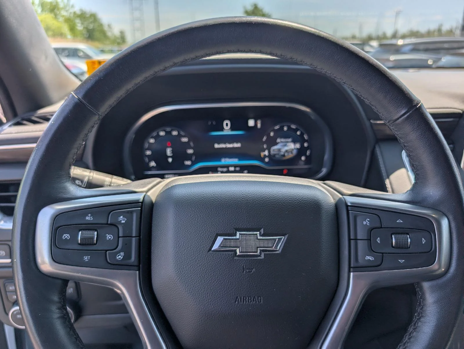 Used 2022 Summit White Chevrolet Z71 image 11