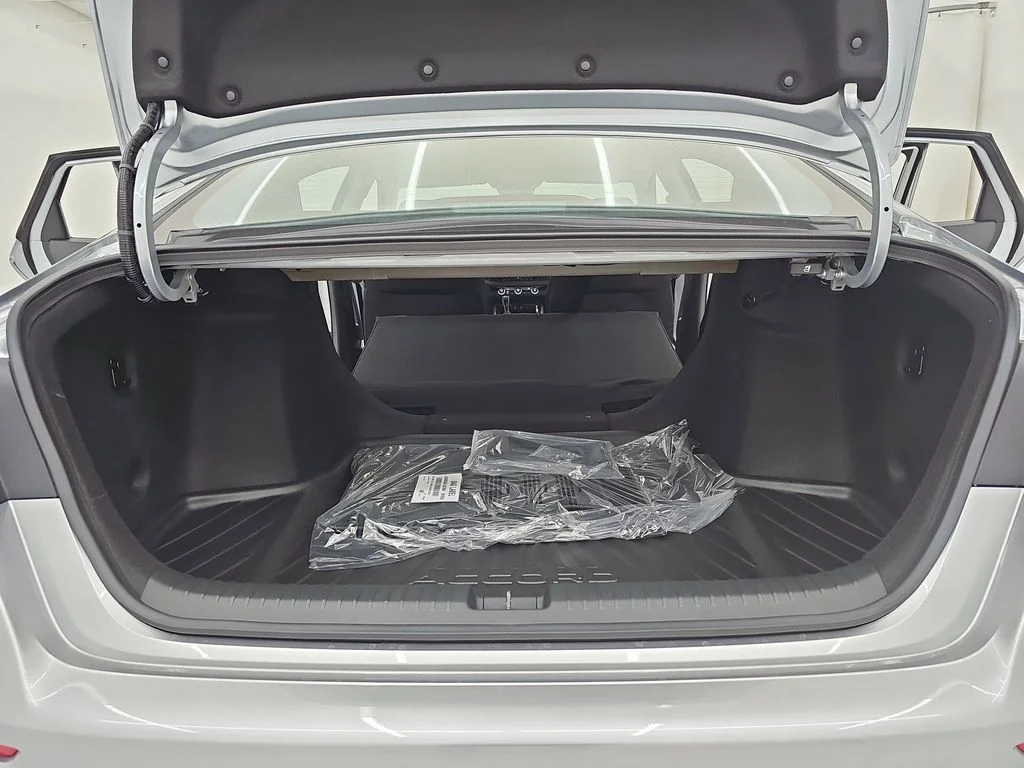 New 2026 Solar Silver Metallic Honda LX image 15