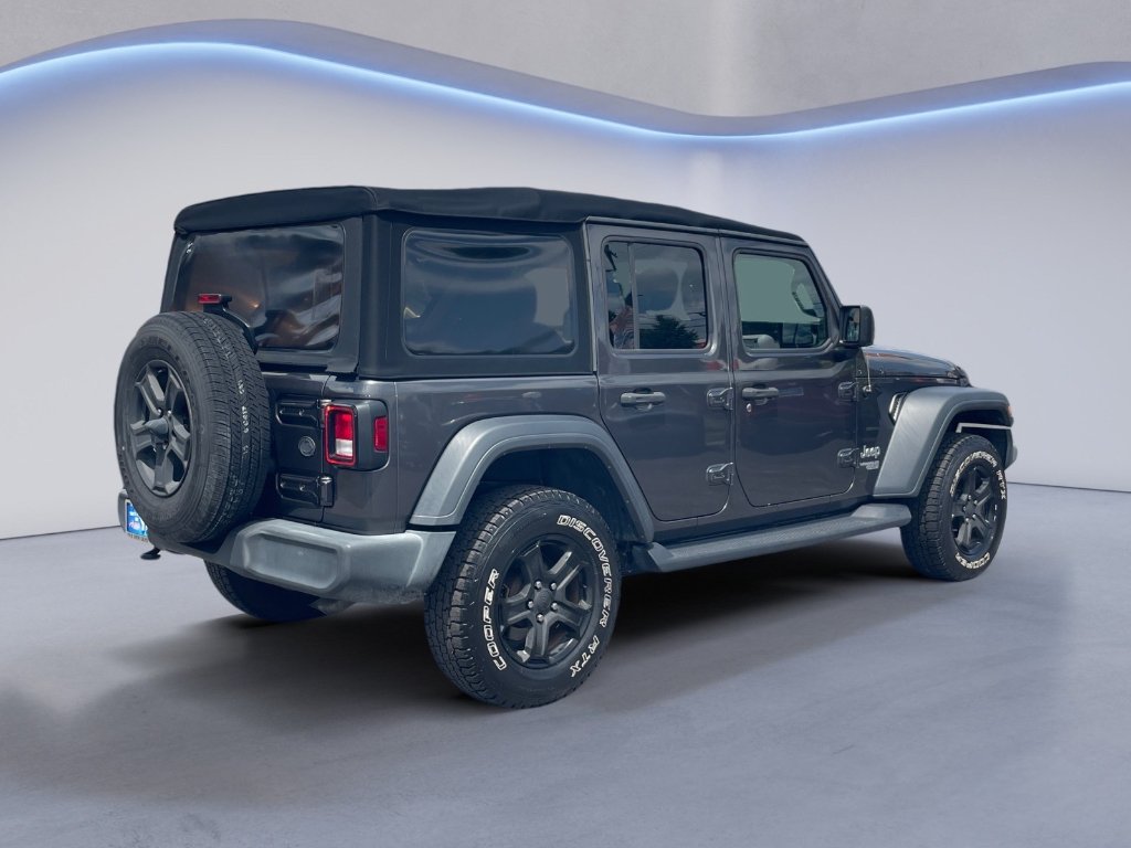 Used 2018 Granite Crystal Metallic Clearcoat Jeep Sport S image 21