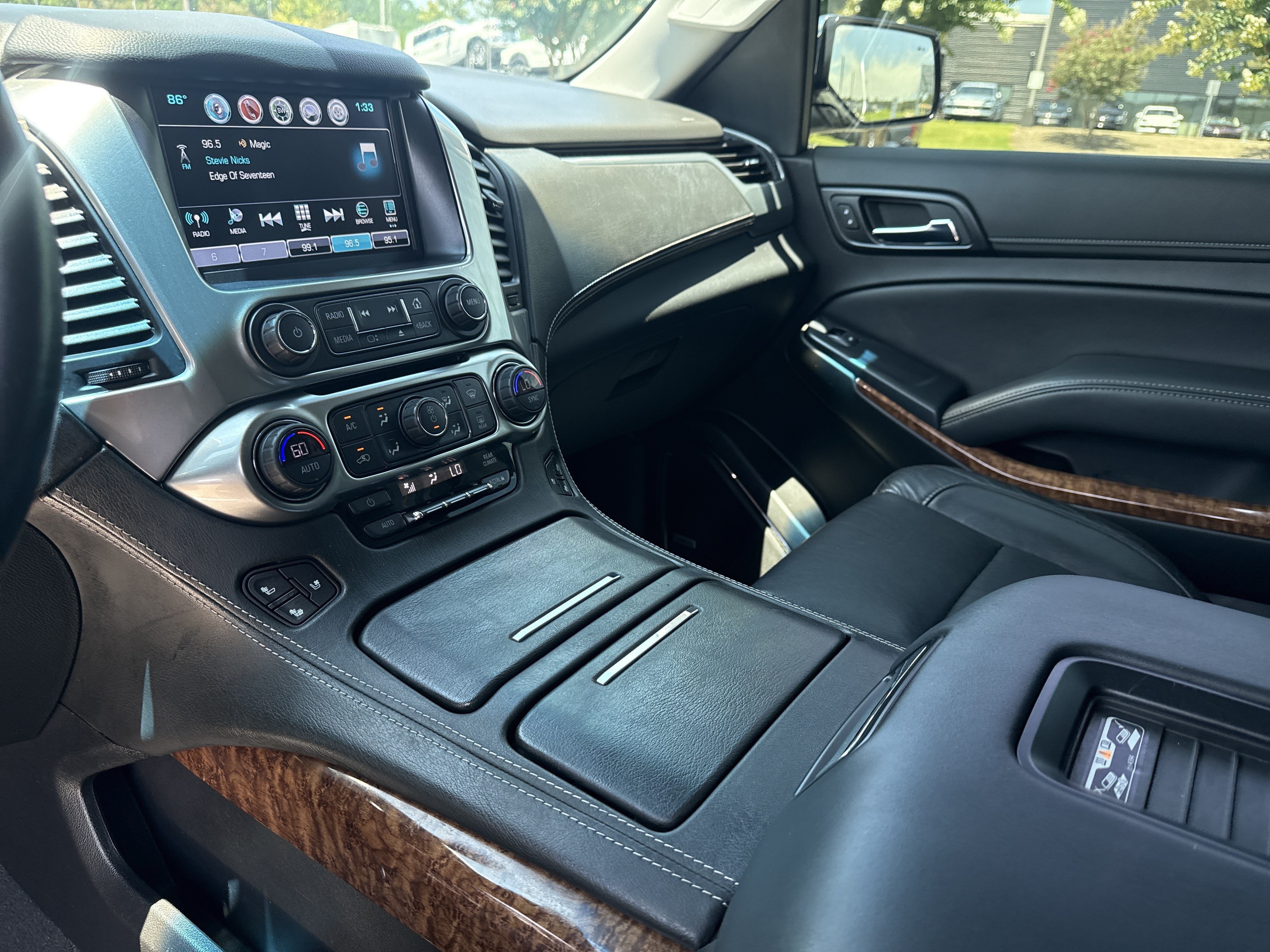 Used 2019 Summit White Chevrolet Premier image 27