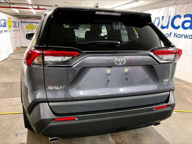 Certified Used 2025 MAGNETIC GRAY MET. Toyota  image 28