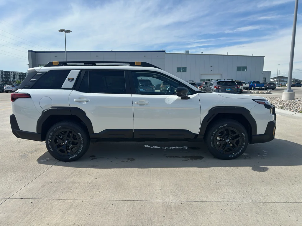 New 2026 CRYSTAL WHITE PEARL Subaru Wilderness image 4