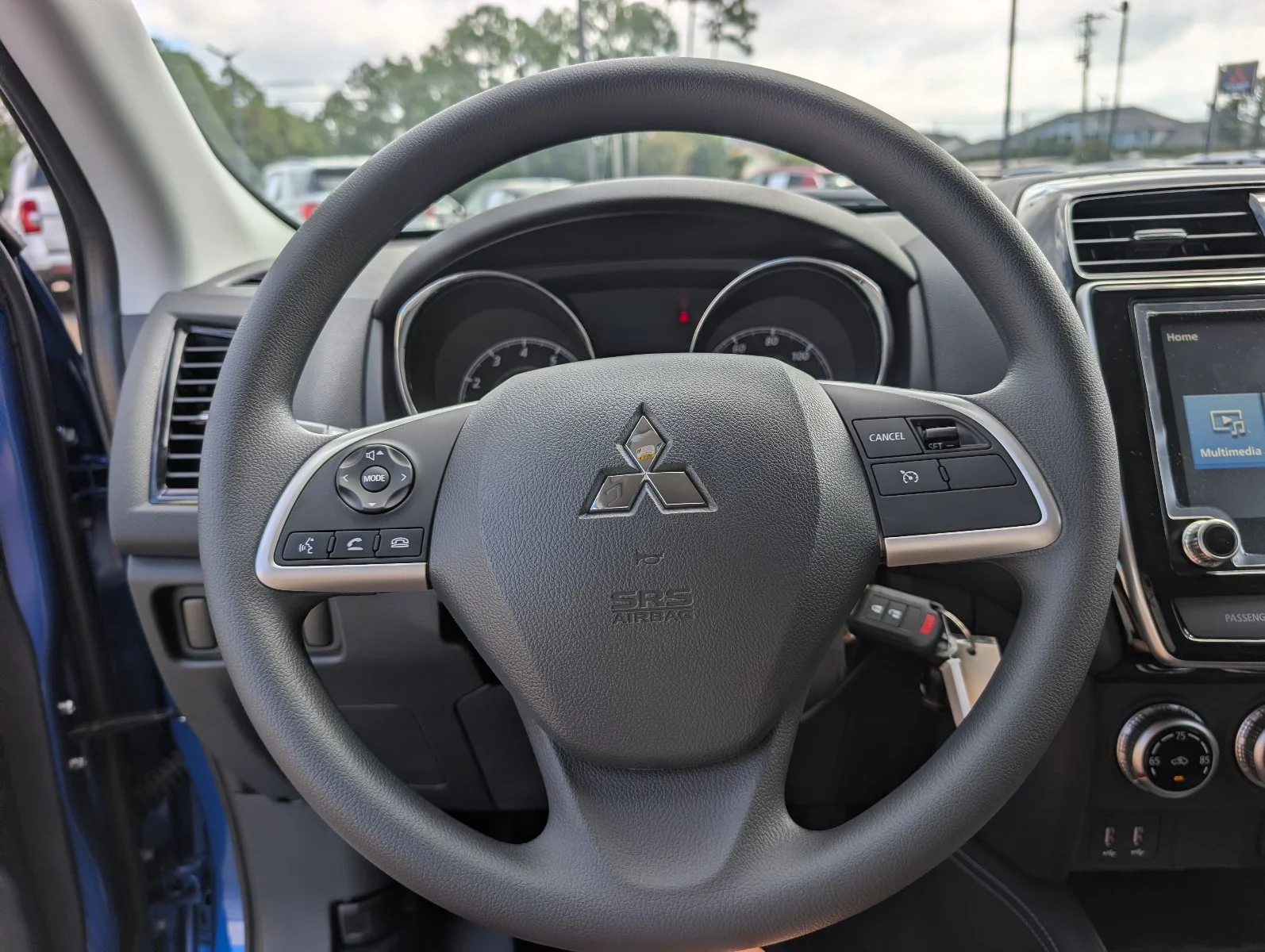 New 2027 Blue Mitsubishi 2.0 ES image 24