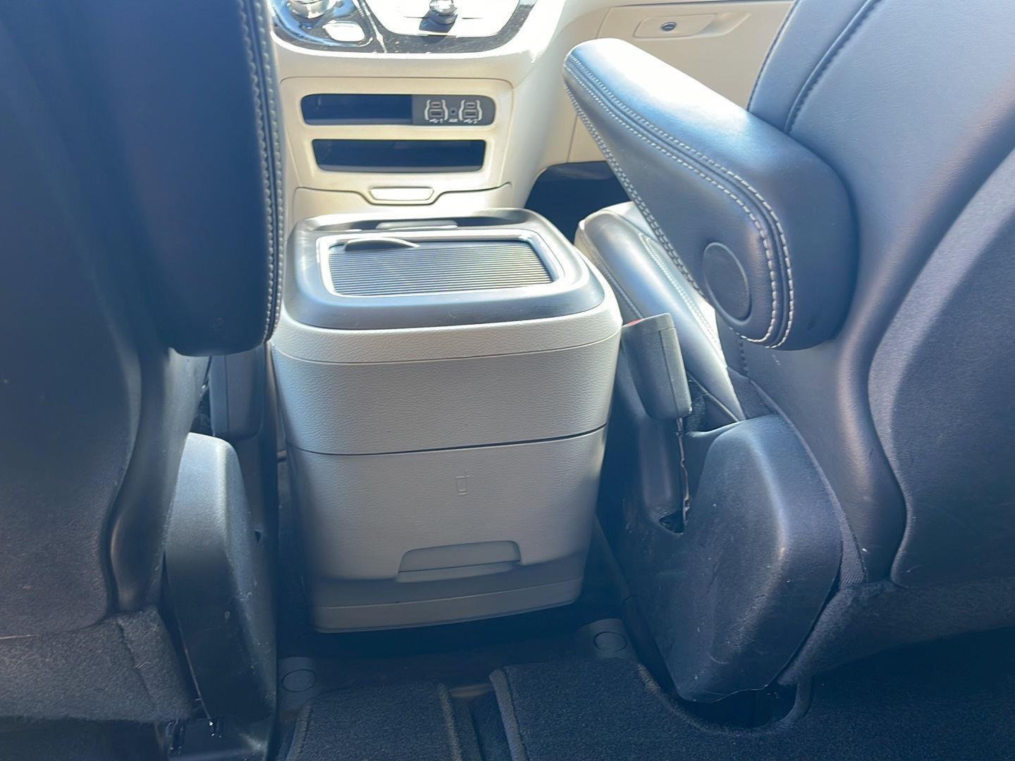 2023 Chrysler Pacifica Touring L - Photo 19