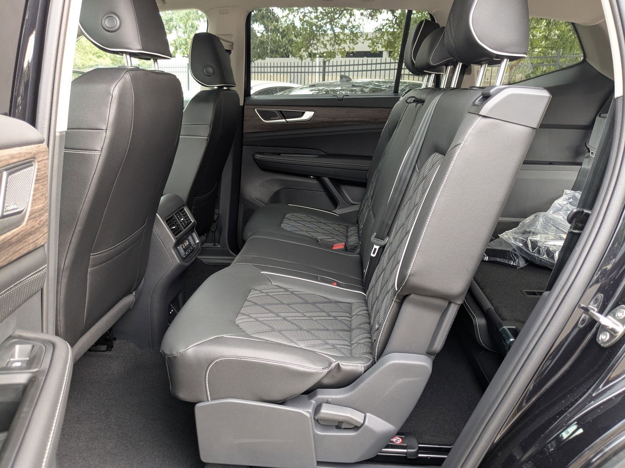 2026 Volkswagen Atlas SEL Premium R-Line - Photo 15