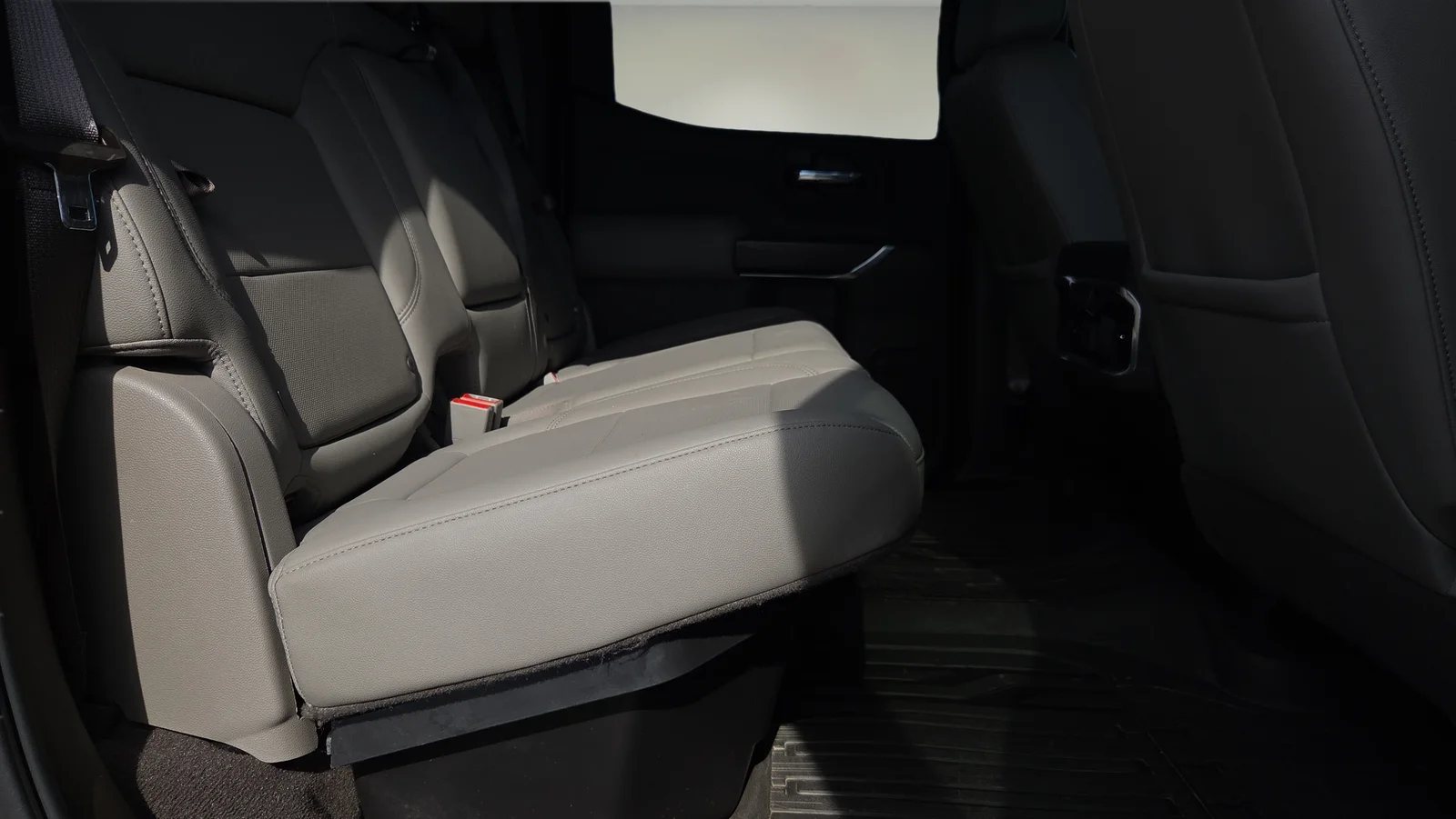 Used 2019 Red GMC SLT image 16