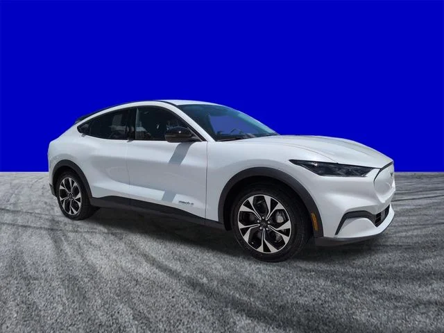 New 2026 Star White Metallic Tri-coat Ford Select image 2
