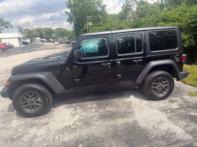 Used 2024 Black Jeep Sport S image 18