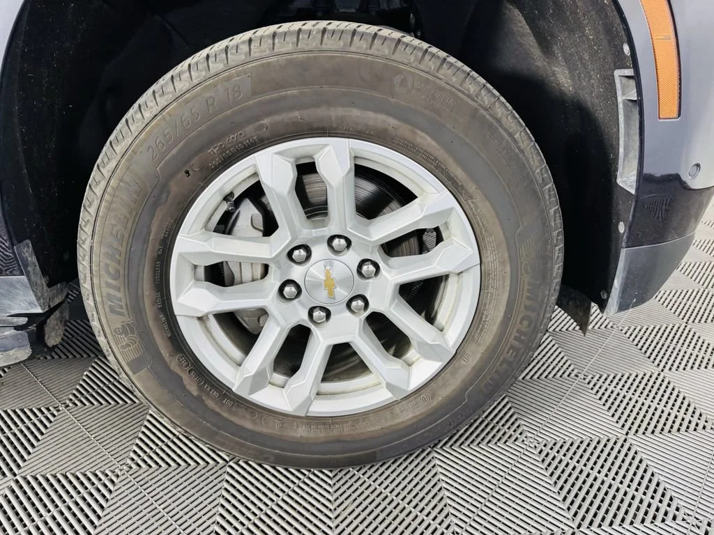 Used 2025 Dark Ash Metallic Chevrolet LT image 31