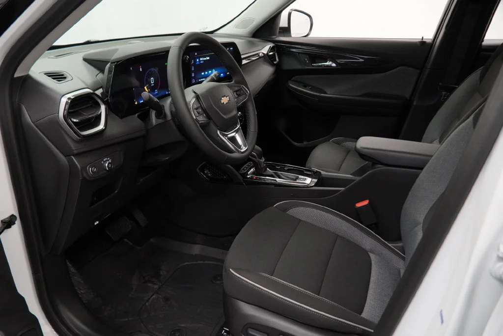 New 2026 Summit White Chevrolet LT image 19