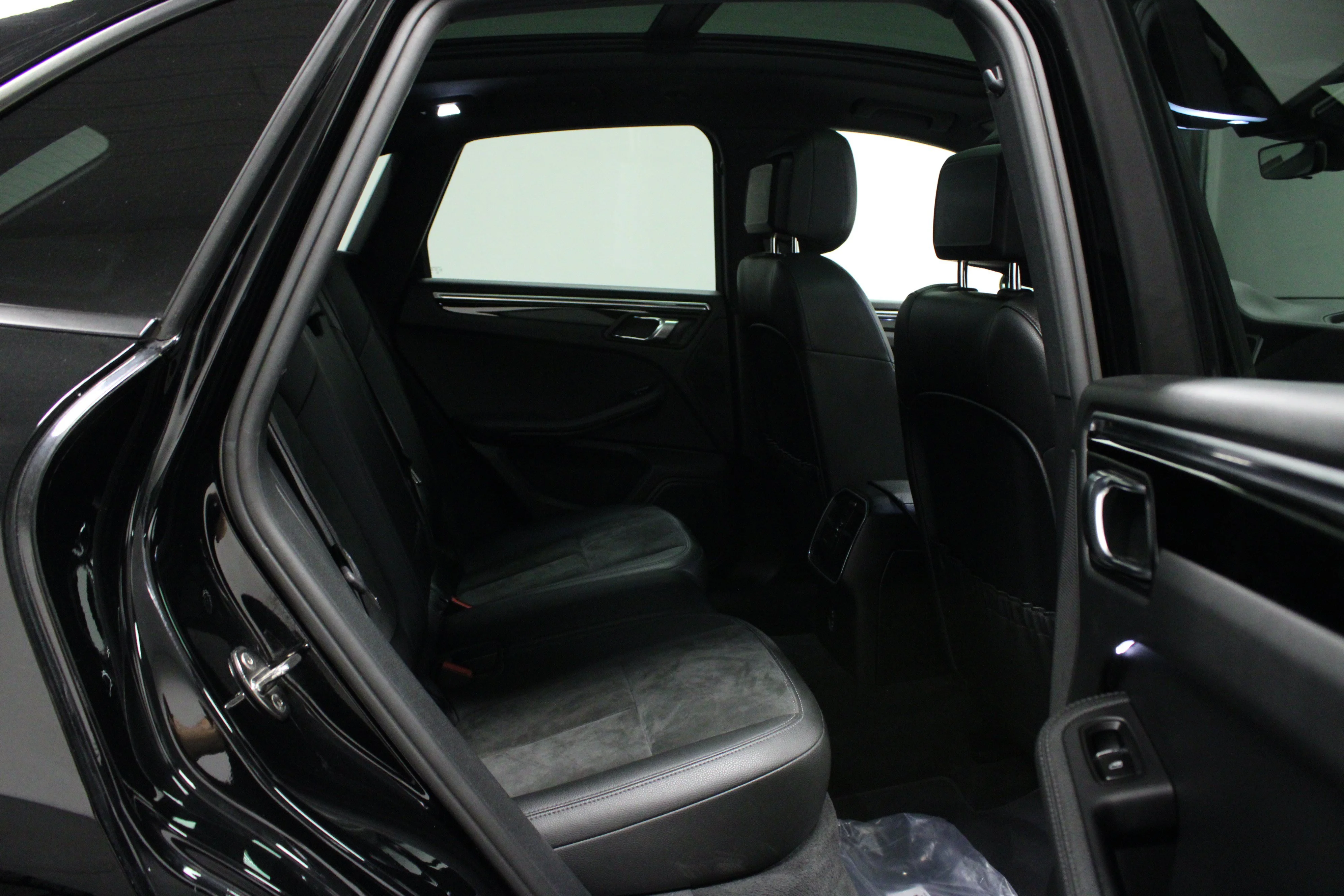 Used 2021 Jet Black Metallic Porsche Base image 15