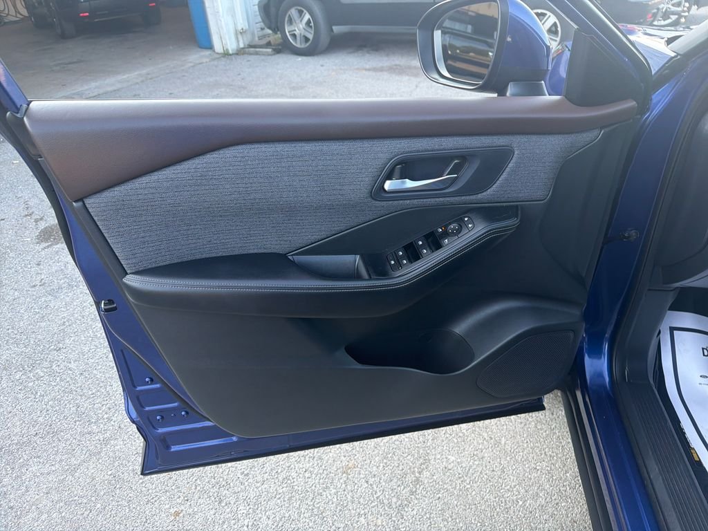 Used 2023 Blue Nissan SV image 12