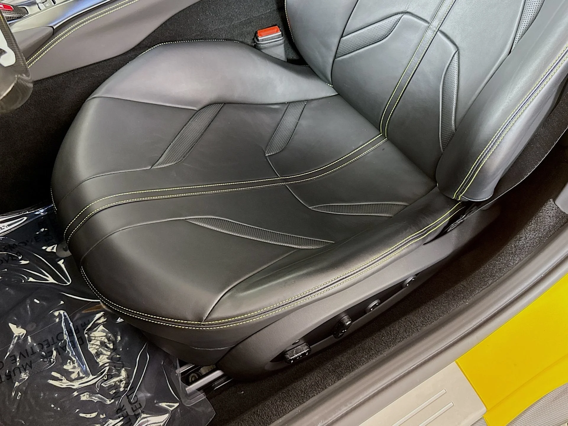Certified Used 2019 Giallo Triplo Strato Ferrari Base image 18