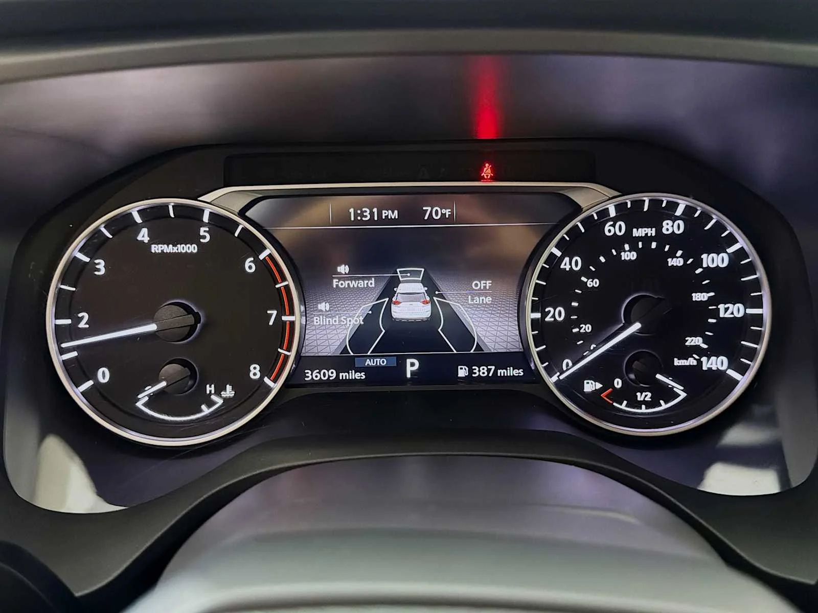 Certified Used 2025 Everest White Pearl Nissan Rock Creek image 10