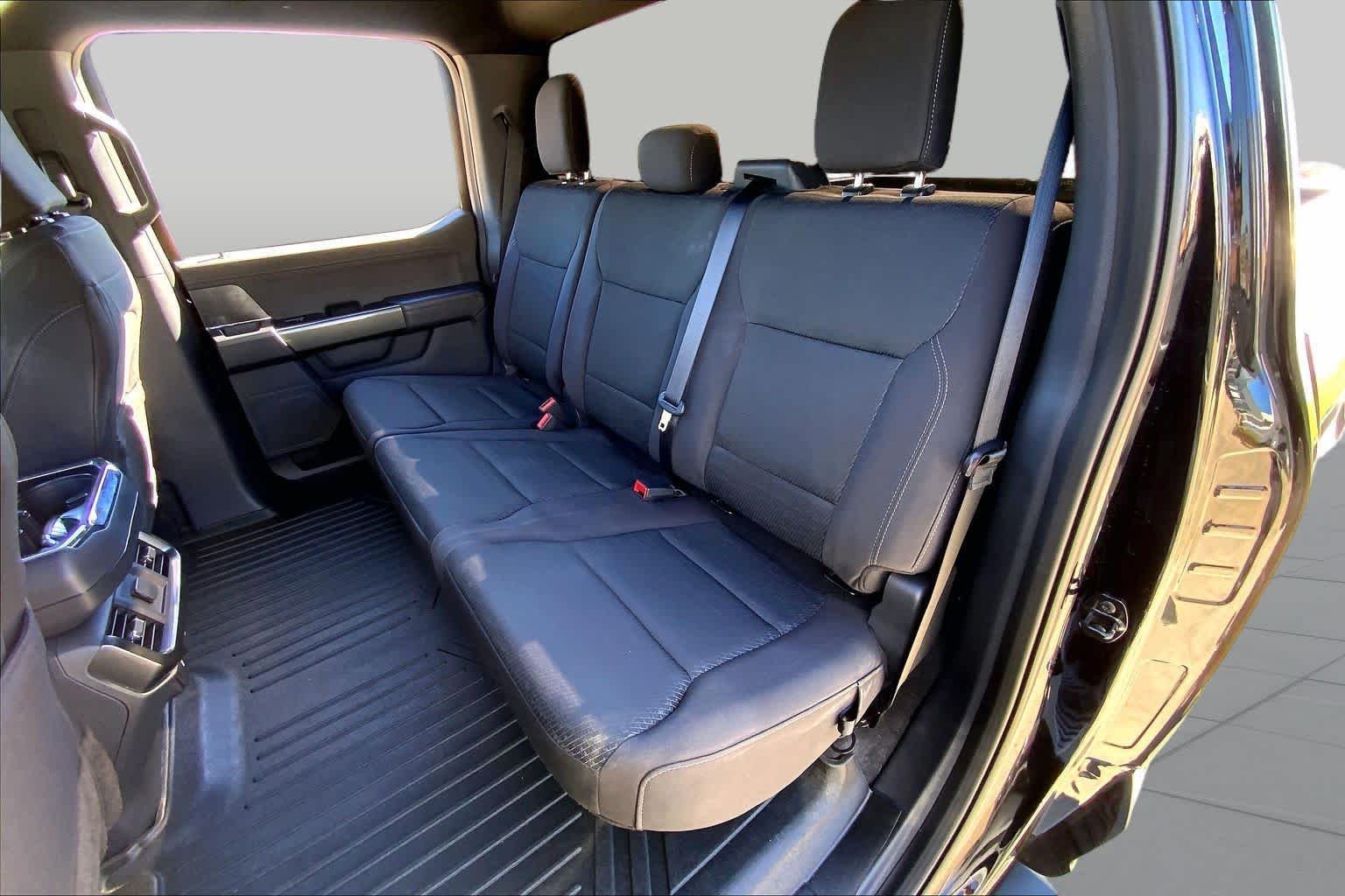 Used 2023 Agate Black Metallic Ford XLT image 20