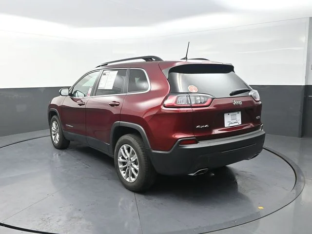 Used 2022 Red Jeep Latitude Lux image 8
