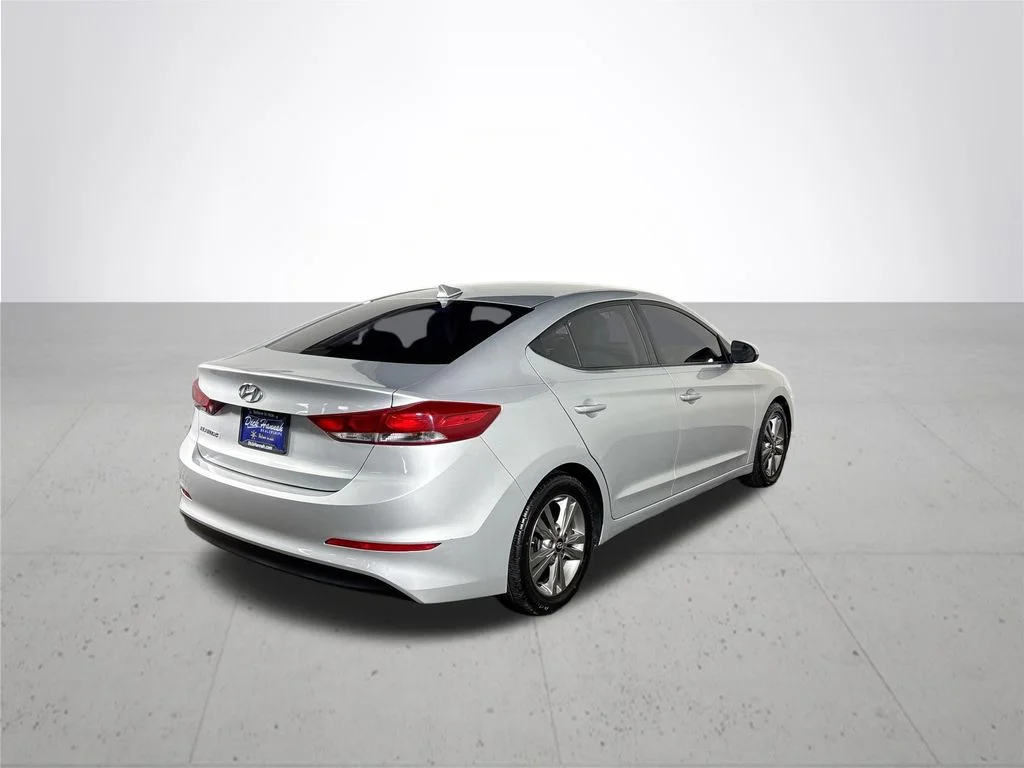 Used 2017 Silver Hyundai SE image 6