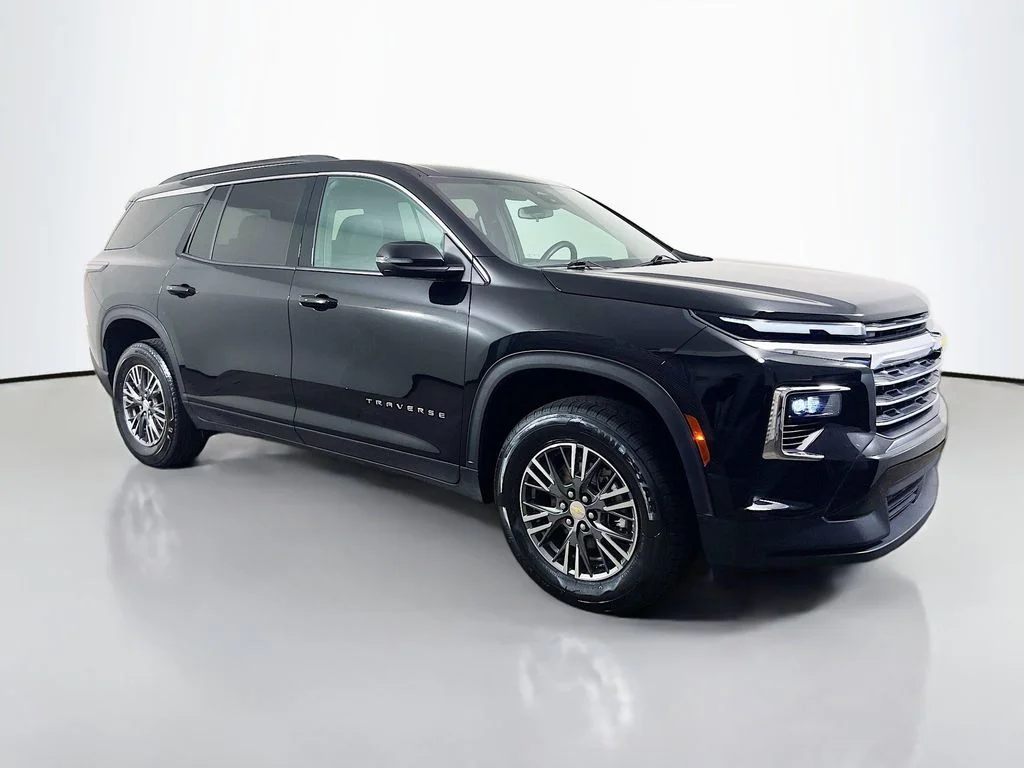 2025 Chevrolet Traverse FWD LT's photo