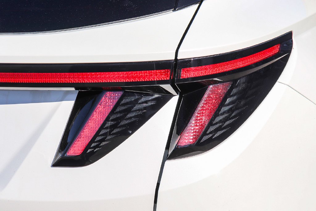 2025 Hyundai Tucson Limited - Photo 9