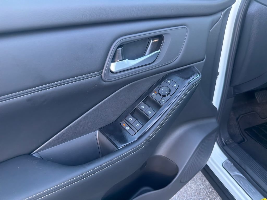 New 2026 Nissan Rogue Dark Armor 4D Sport Utility