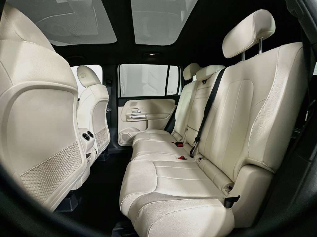 New 2026 Polar White Mercedes-Benz GLB 250 image 57