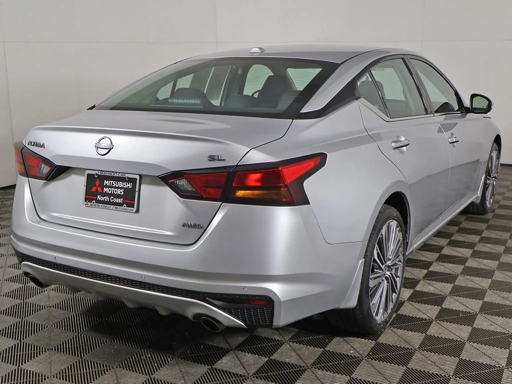 Used 2024 Silver Nissan 2.5 SL image 12