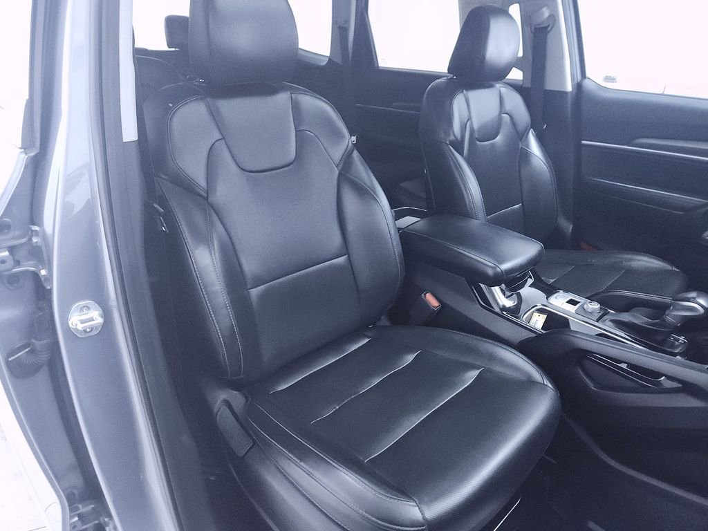 Used 2020 Silver Kia S image 25