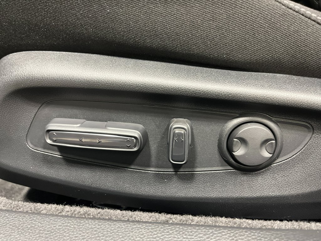 New 2026 Meteorite Gray Metallic Honda SE image 14
