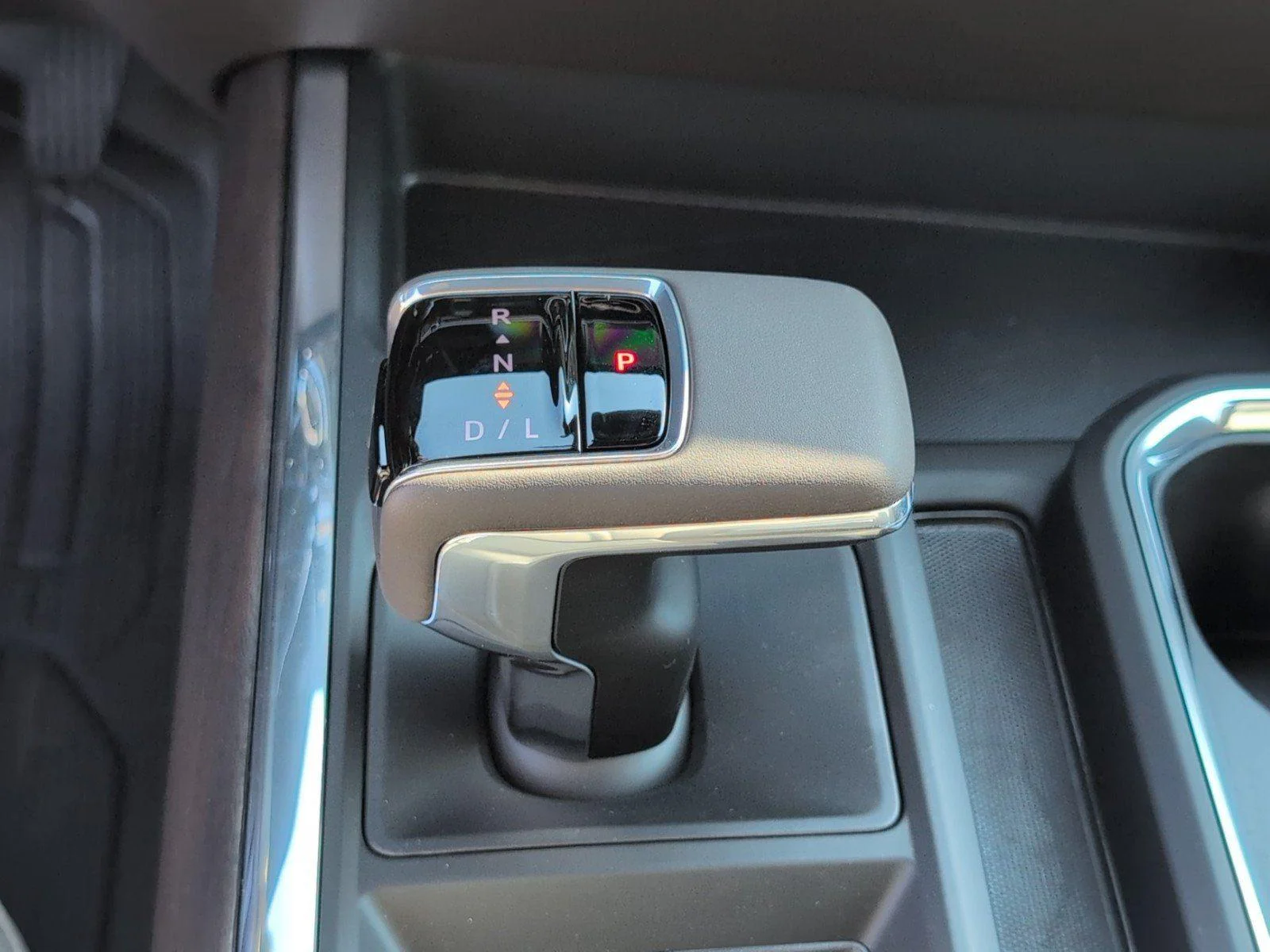 New 2026 Glacier White Tricoat GMC SLT image 23
