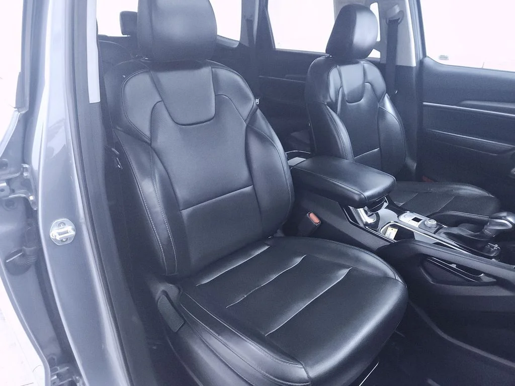Used 2020 Silver Kia S image 25