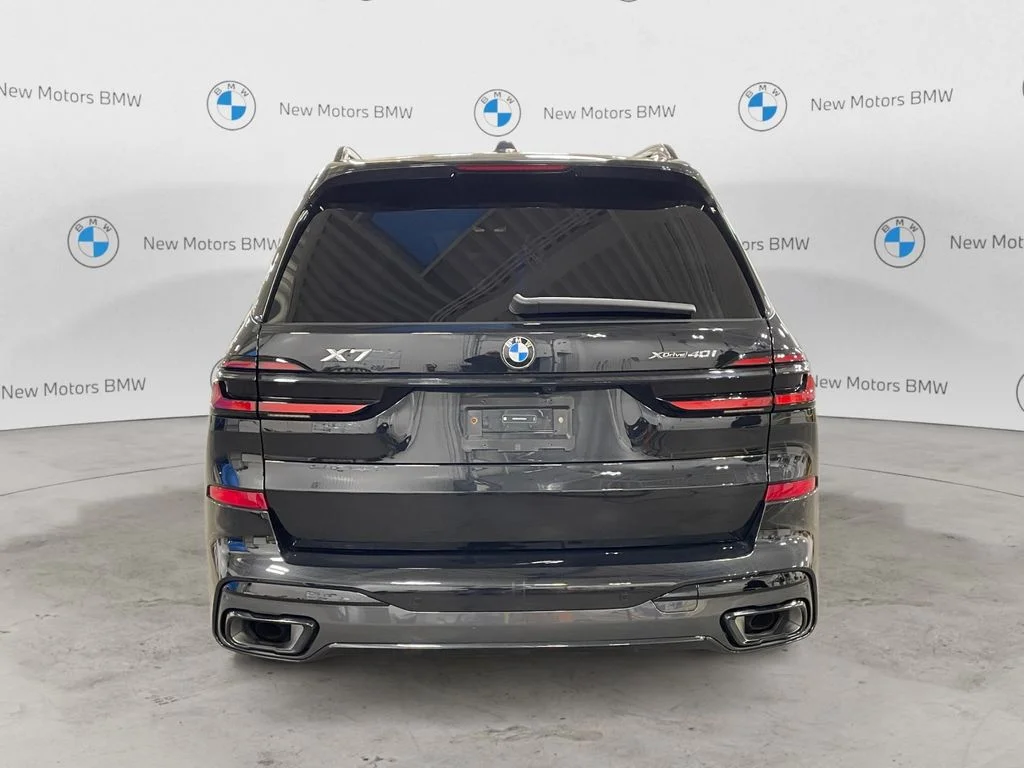 Used 2025 Black Sapphire Metallic BMW xDrive40i image 4