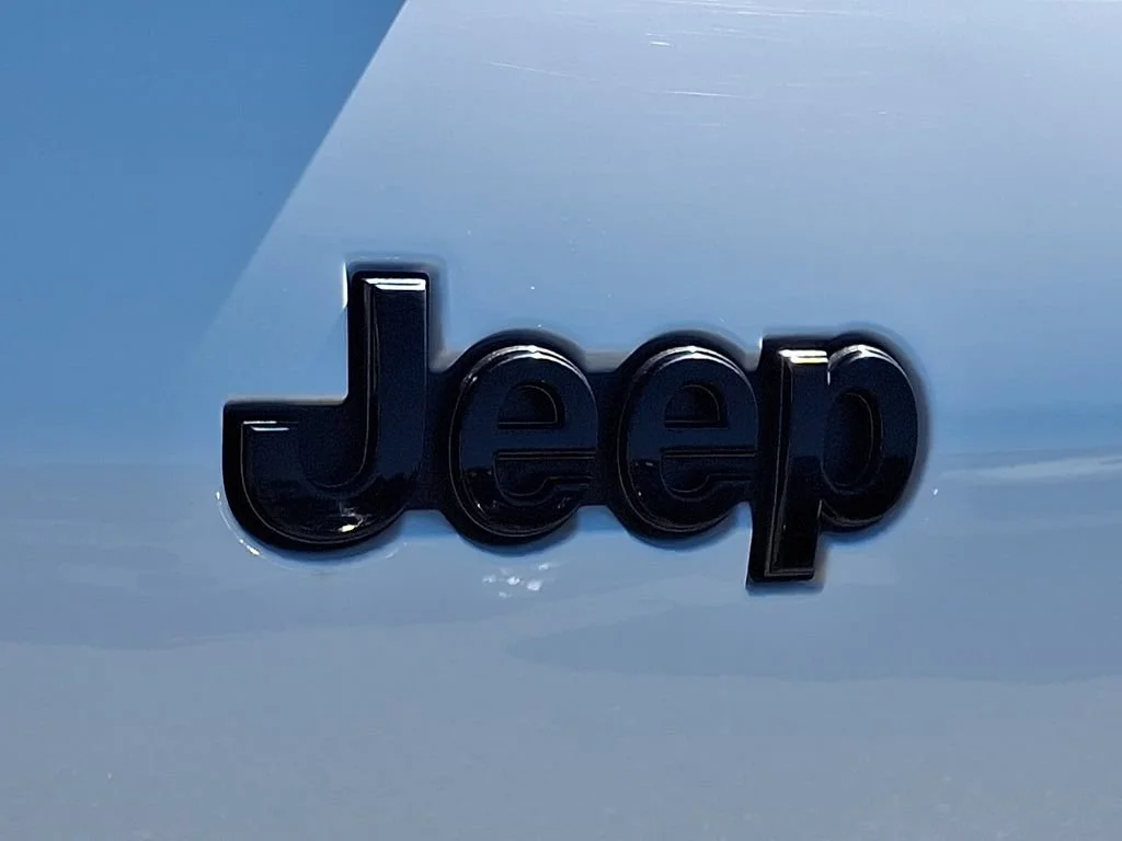 Used 2023 Bright White Clearcoat Jeep Altitude image 32
