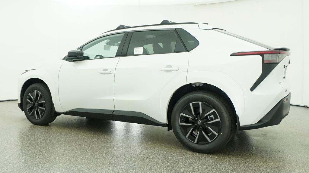 New 2026 Wind Chill Pearl Toyota XLE image 61