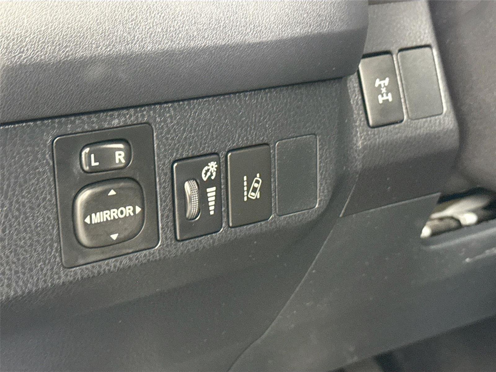 Used 2018 Super White Toyota LE image 14