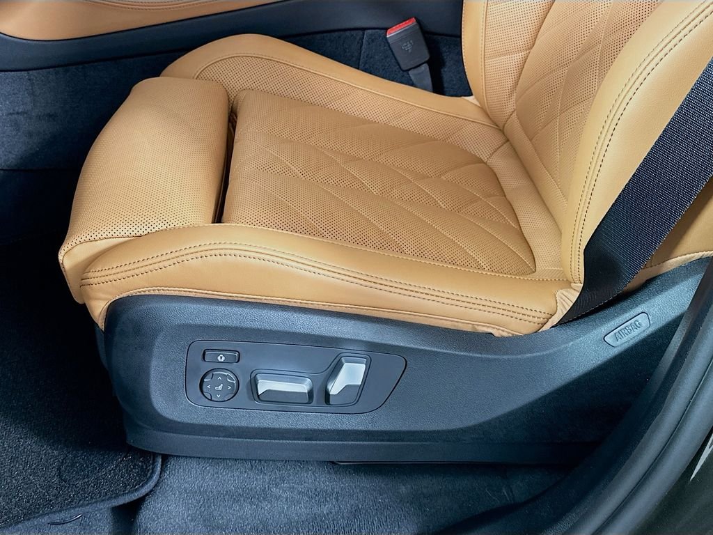 Used 2026 Manhattan Green Metallic BMW sDrive40i image 21
