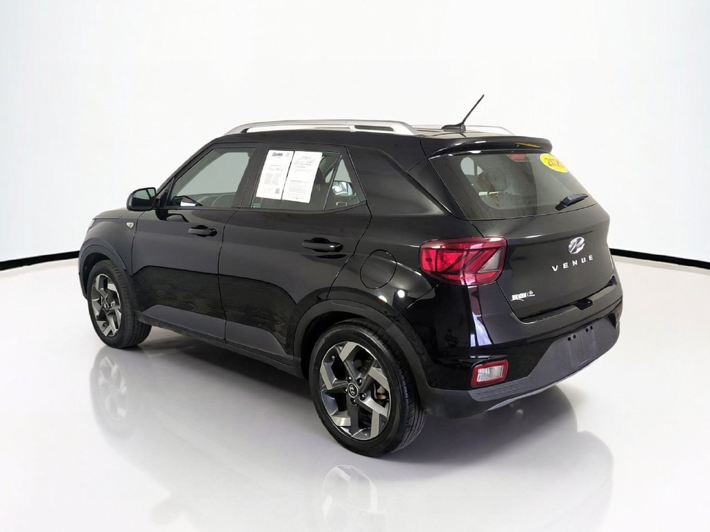 2025 Hyundai Venue SEL - Photo 9
