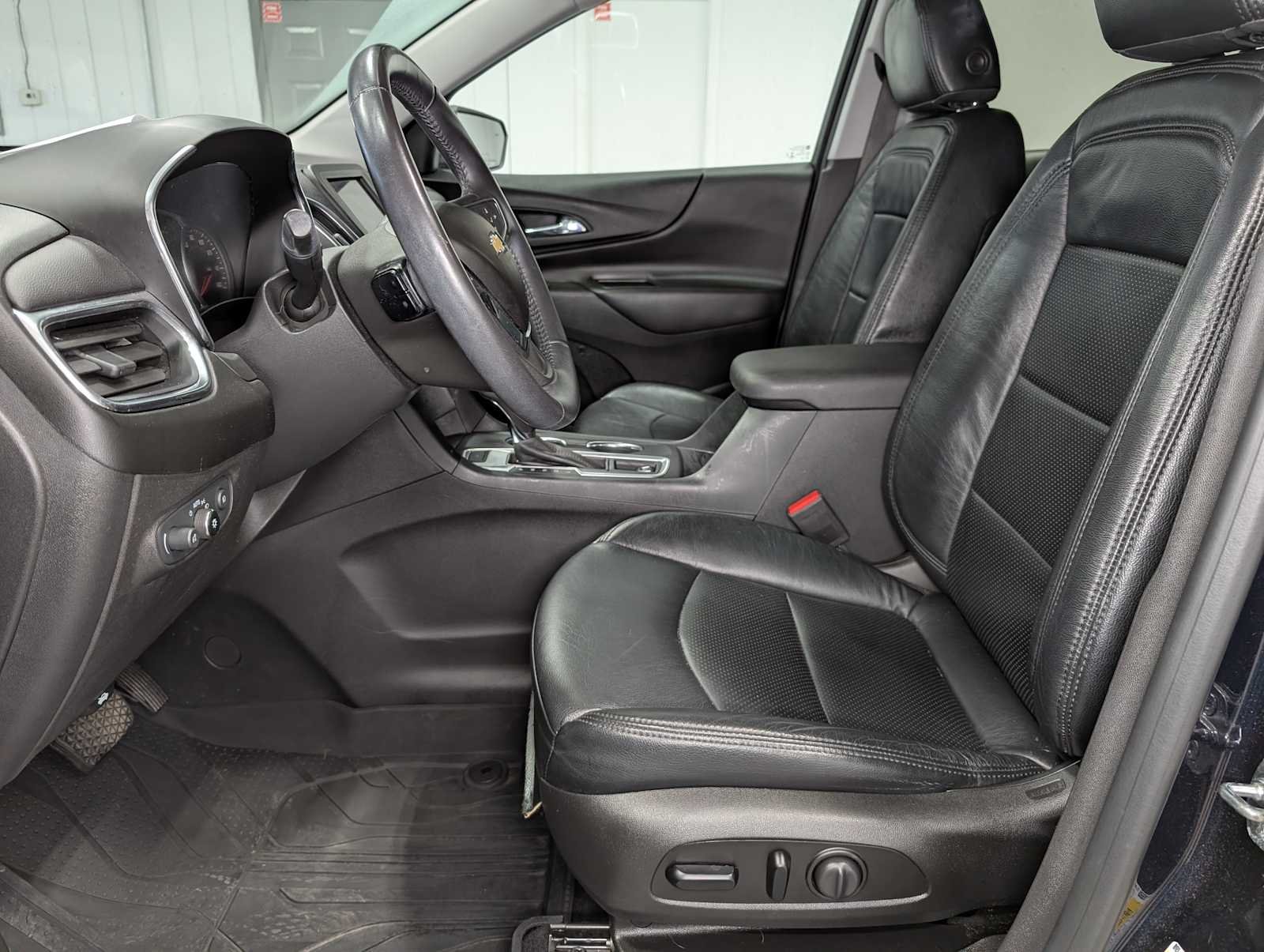 Used 2021 Midnight Blue Metallic Chevrolet LT image 4