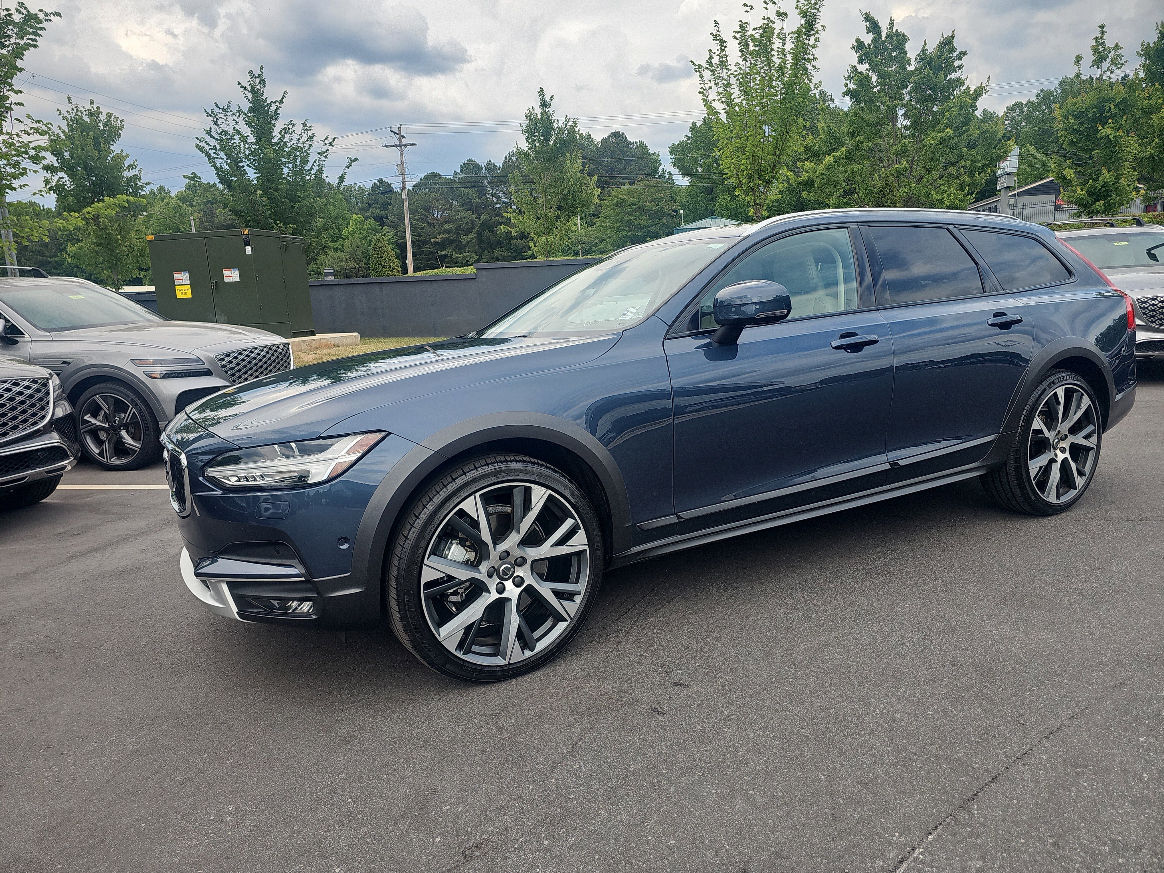 2018 Volvo V90 Cross Country's photo