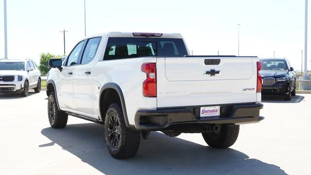Used 2024 White Chevrolet ZR2 image 7