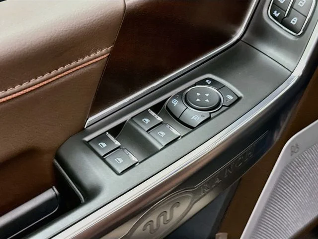 Used 2025 Blue Metallic Ford King Ranch image 18