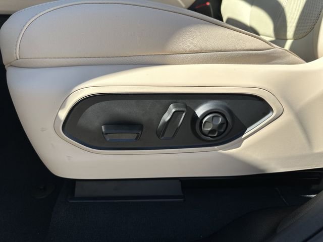 New 2025 White Jeep Limited image 10