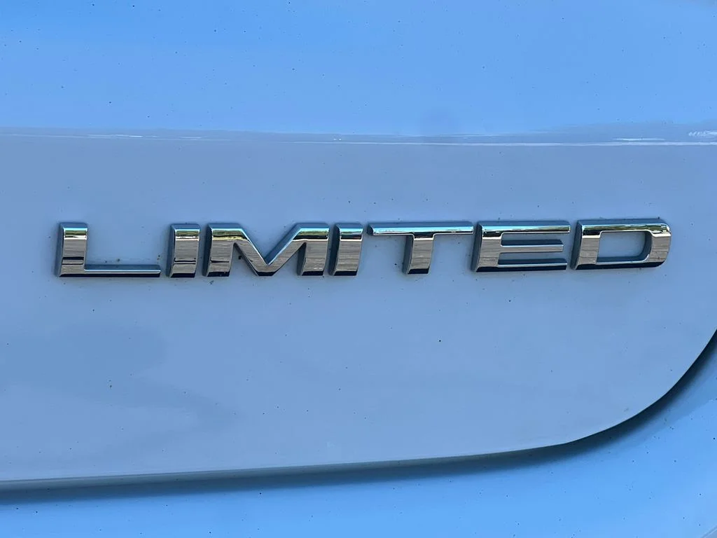 Used 2025 White Jeep Limited image 40