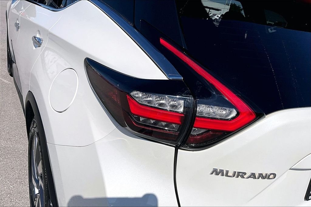 Used 2021 White Nissan SL image 29