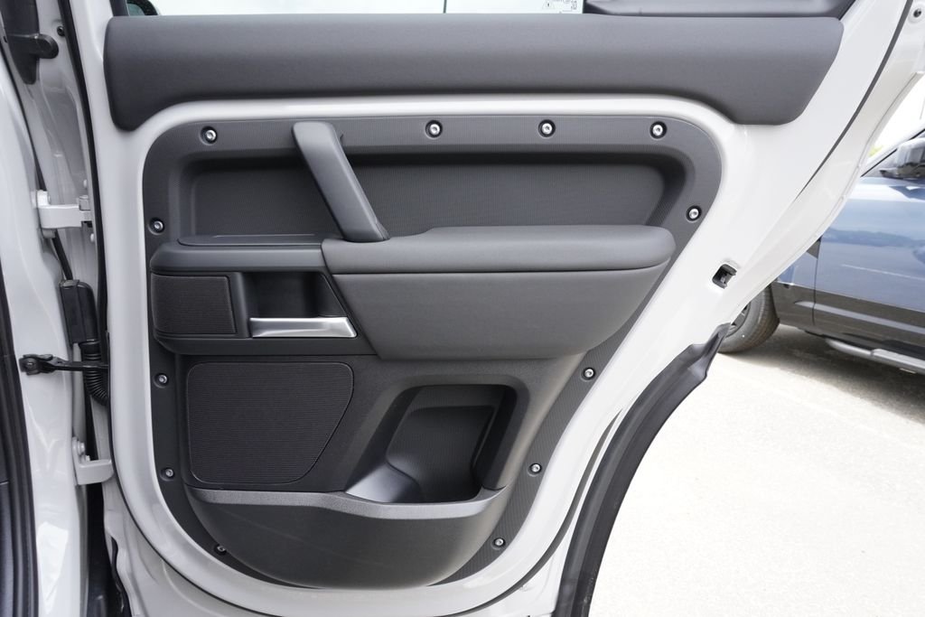 New 2026 Borasco Grey Land Rover S image 25