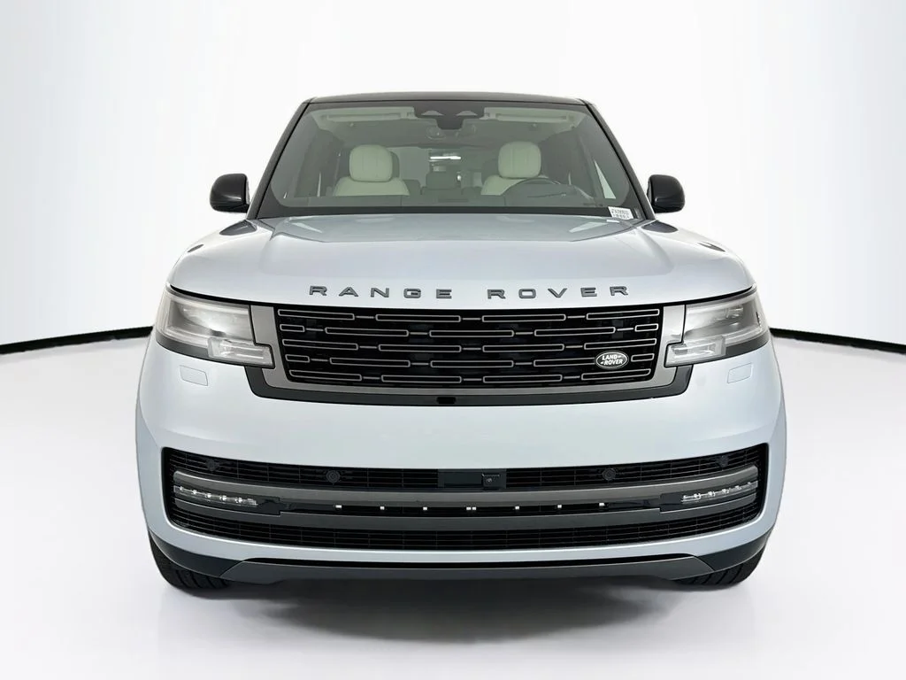 New 2026 Ionian Silver in Gloss finish Land Rover SE image 2